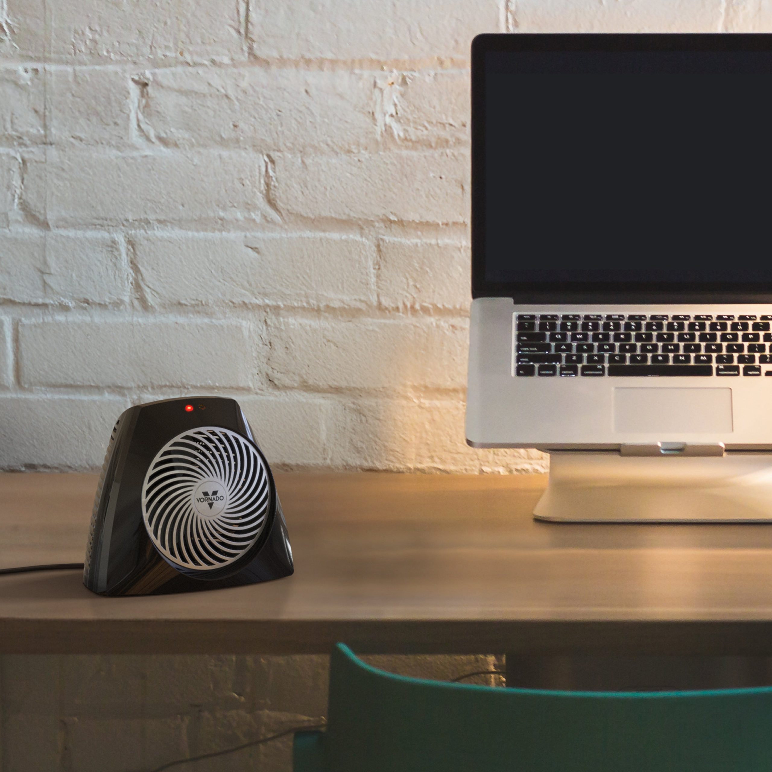 VH204 Personal Space Heater - Image 2